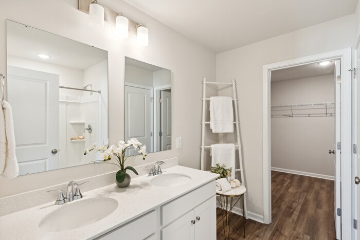 Building Photo - 463 Navona Dr