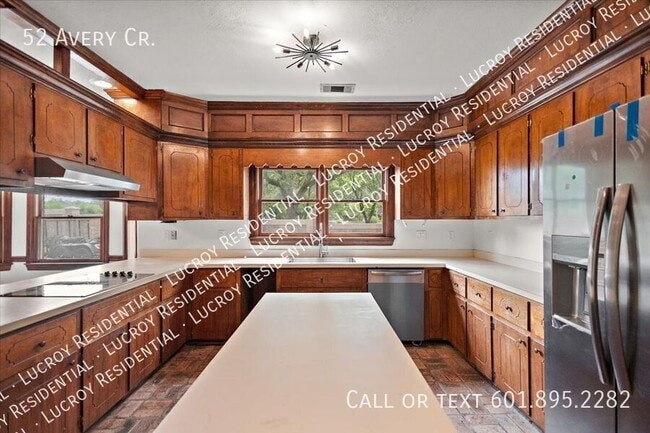Building Photo - 52 Avery Cir