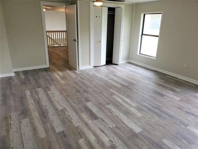Building Photo - 936 Holbech Ln