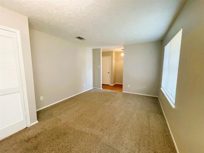 Building Photo - 19939 Edensborough Dr