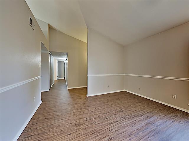 Building Photo - 2821 Carnaby Ln