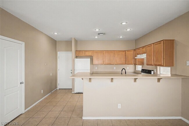 Building Photo - 10750 Avenzano St