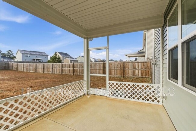 Building Photo - 588 Angel Oak Dr