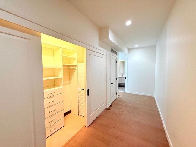 Building Photo - Very Unique Spacious Two Bedroom - Two bath luxury Condo with Views and Pool