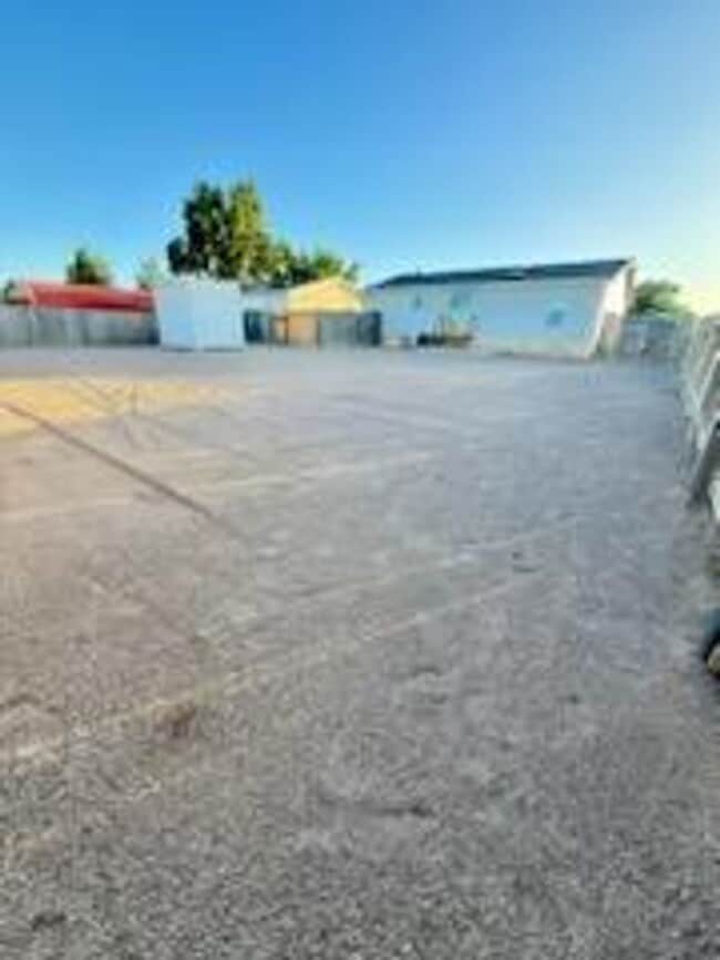 Building Photo - ALL PROSPECTIVE TENANTS MUST SUBMIT A $58 ...