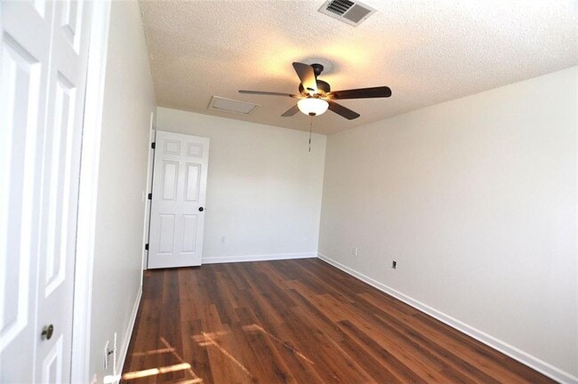 Building Photo - 2085 Sand Wedge Cir