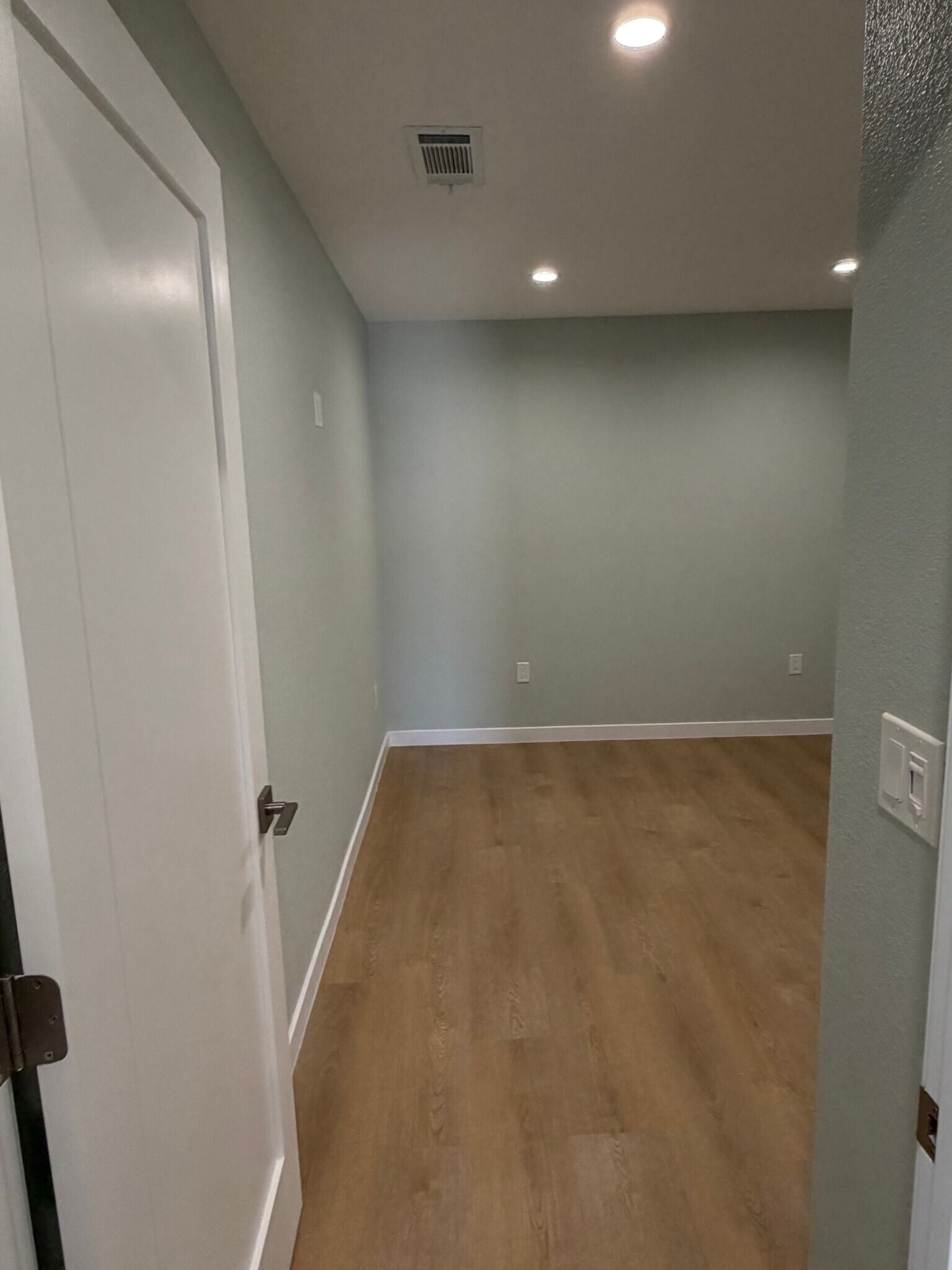 Building Photo - 11736 Success Ave