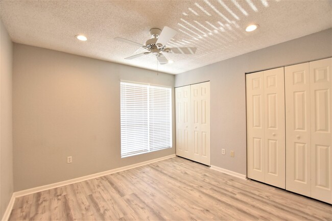 Building Photo - **Spacious 3-Bedroom Condo Available! 50% ...