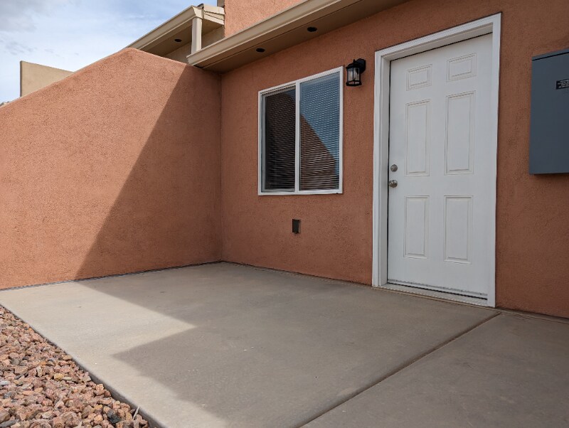 Building Photo - 651 S Union St