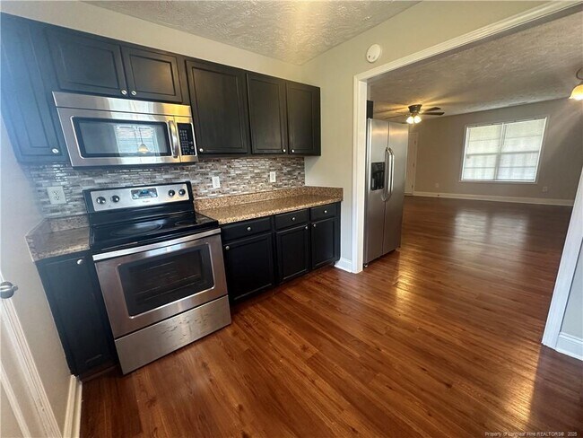 Building Photo - 450 Copper Creek Dr