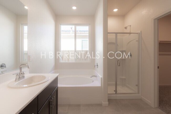 Building Photo - Modern & Spacious SINGLE STORY 4-Bedroom Home in Manteca – Fresh Updates & Comfortable Living
