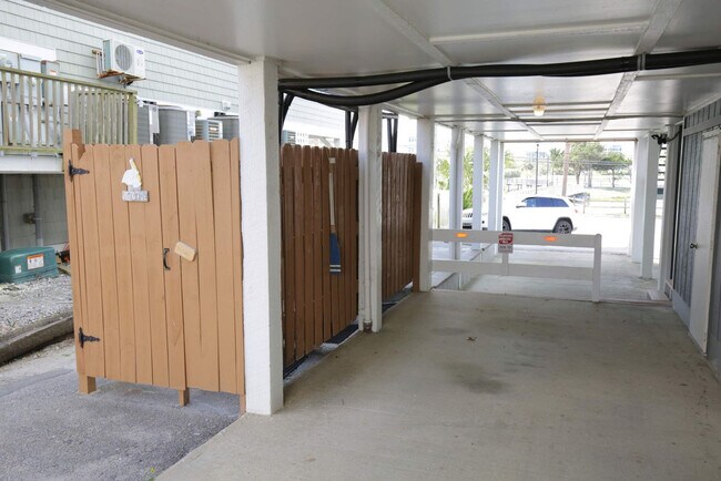 Building Photo - 606 Carolina Beach Ave S