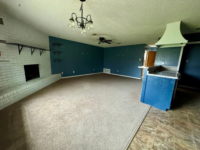 Building Photo - 1803 Stardust St