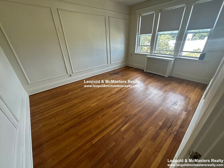 Building Photo - 309 Summit Ave