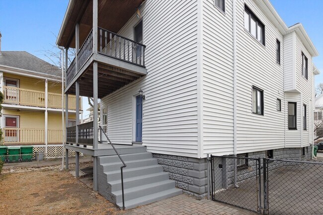 Building Photo - 44-46 Pinkham Rd