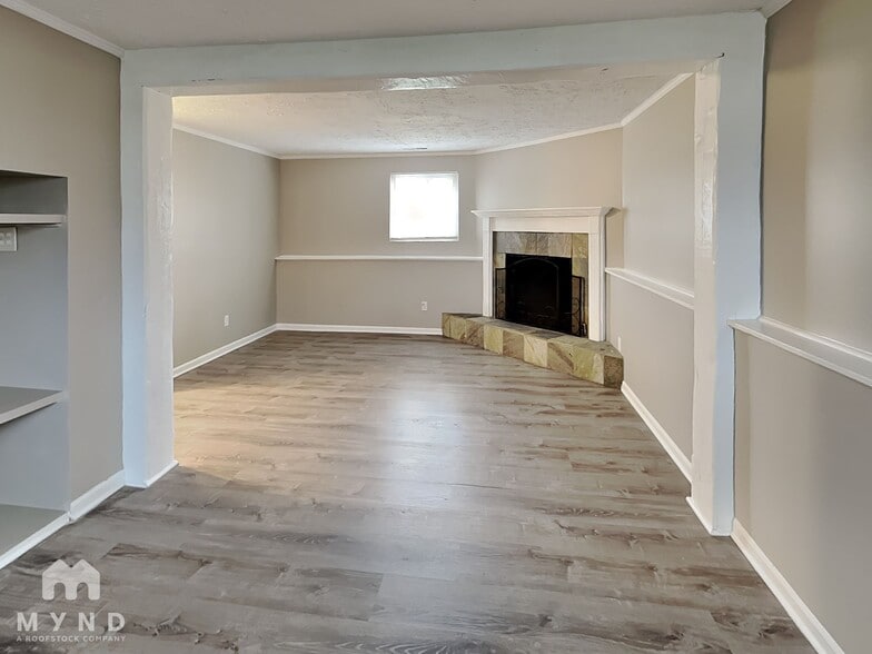 Building Photo - 4539 Paxton Dr S