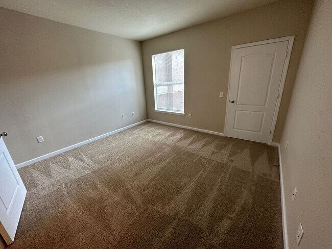 Building Photo - 8836 Villa View Cir