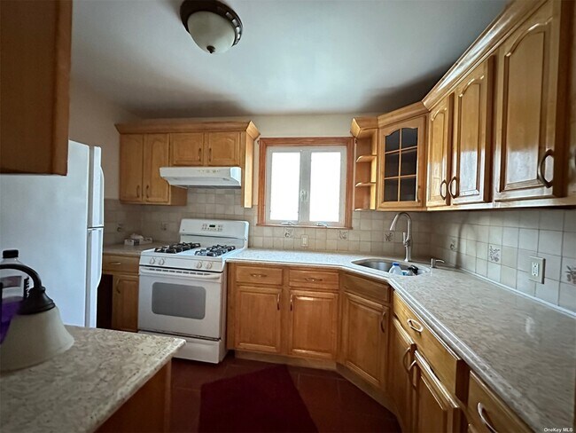 Building Photo - 89-22 133rd St