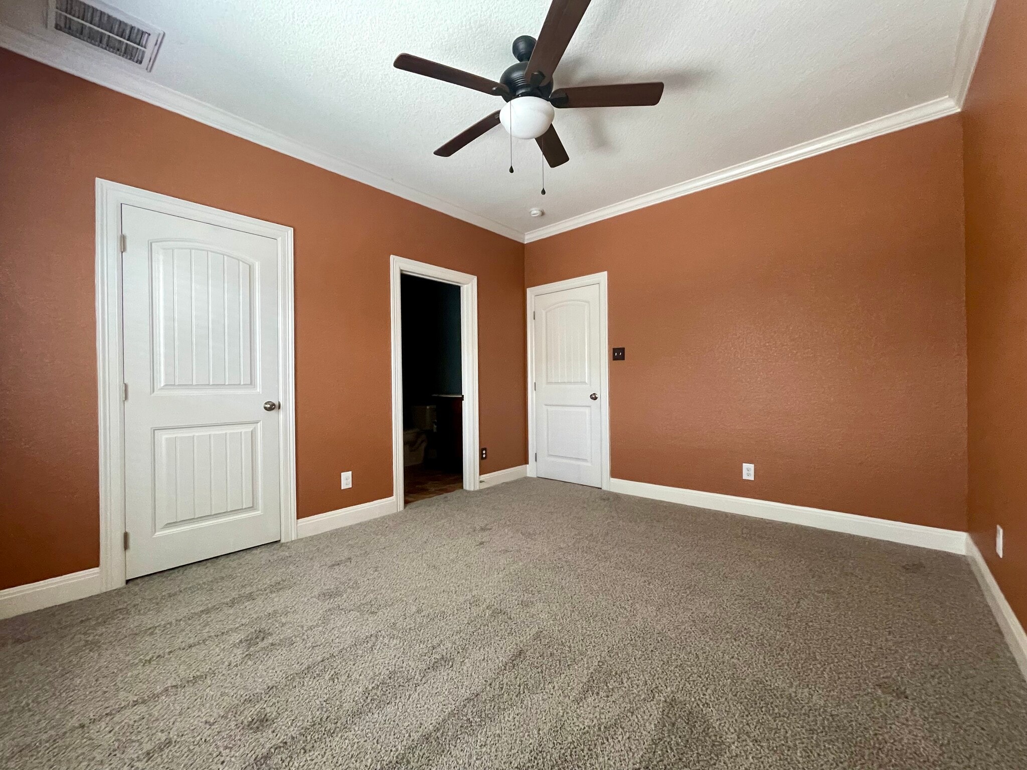 Primary bedroom - 417 S Washington Ave