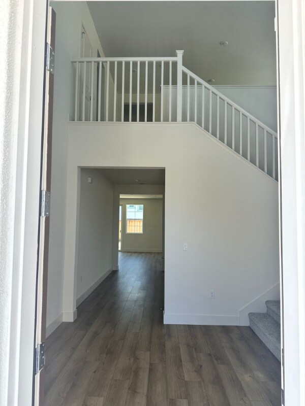 Building Photo - 5377 Kusnick Ave