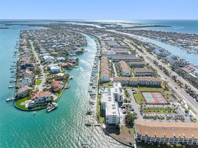 Building Photo - 363 Pinellas Bayway S