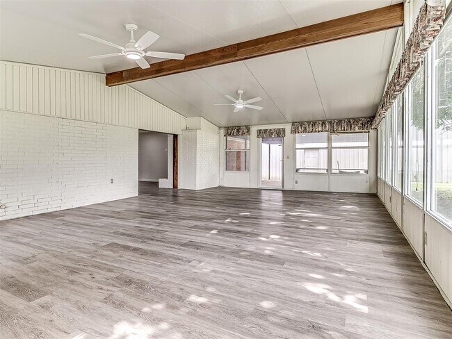 Building Photo - 1170 Mockingbird Cir