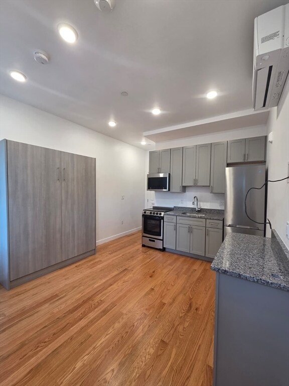 Building Photo - 165 Hawthorne St