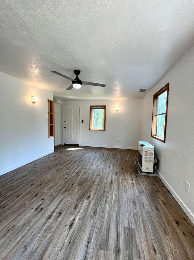 Building Photo - LONG TERM RENTAL