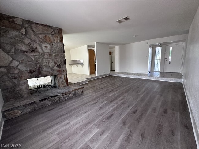 Building Photo - 7213 Roe Ct