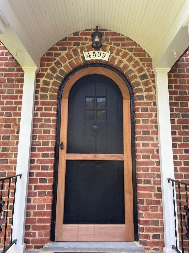 Building Photo - Updated Cute Cape - 3 bedroom, 2 bath -  4509 Fitzhugh Ave.