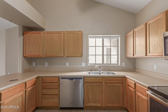 Building Photo - 2801 N Litchfield Rd