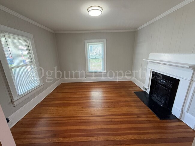 Building Photo - 1100 Franklin St SW