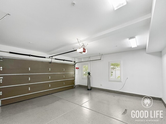 Building Photo - Stunning 3Bd/3.5Ba Home in Irvine w/Large Patio, Modern Design and 2 Master Suites!