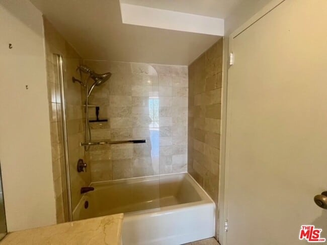 Building Photo - 4314 Marina City Dr