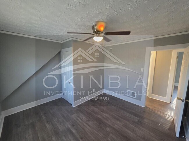 Building Photo - 1815 Catalpa Dr.