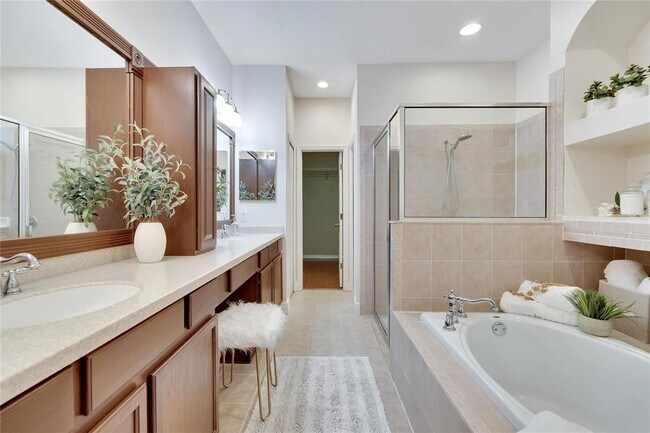 Building Photo - 213 Sela Cove Cir