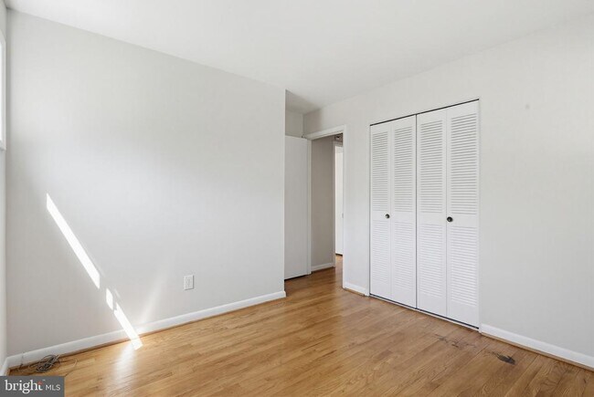 Building Photo - 9717 Hedin Dr