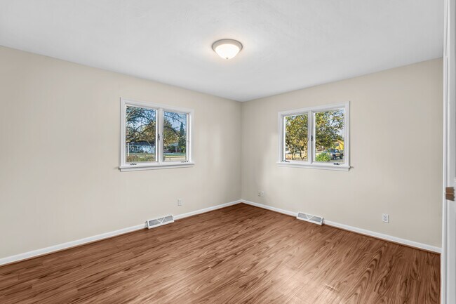 Building Photo - 3735 Heatherdowns Blvd