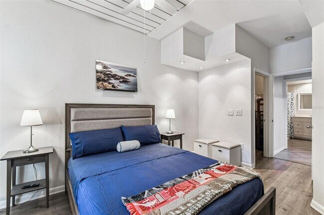 Building Photo - 2421 W Horatio St