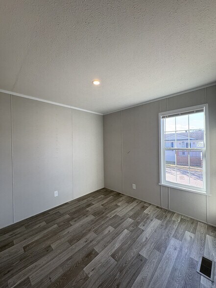 Building Photo - 342 Basket Branch