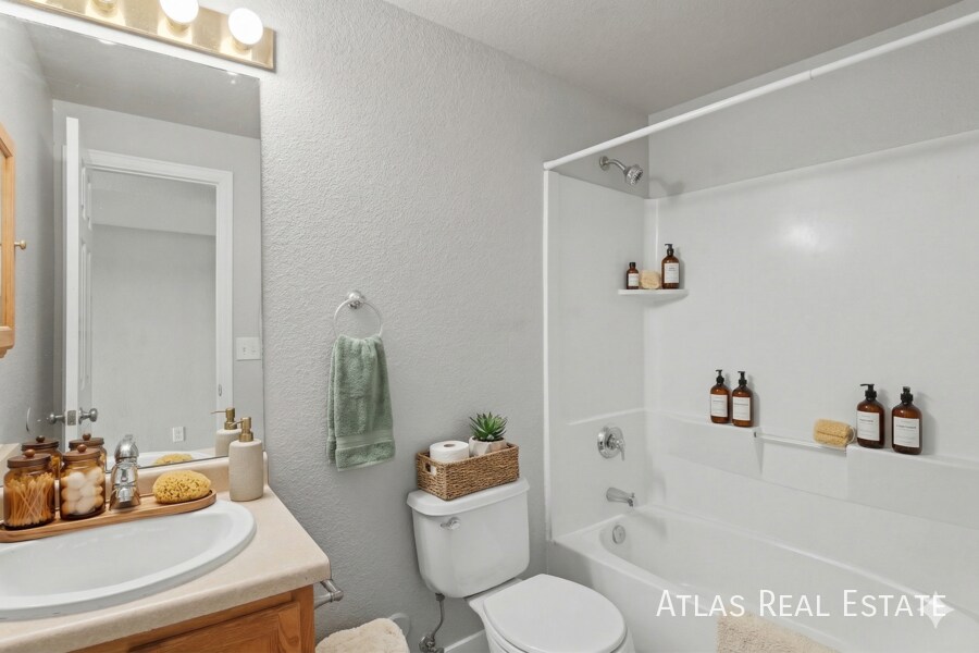 Building Photo - 7829 Antelope Valley Point