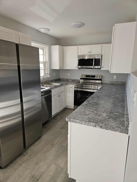 Kitchen - Full - 110 McKinney Rd