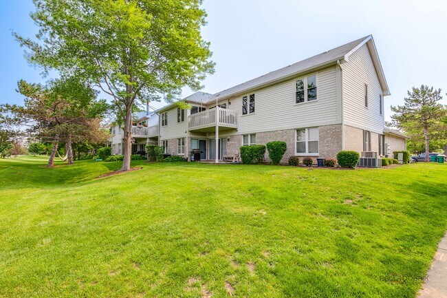 Building Photo - 1254 N Streamwood Ln