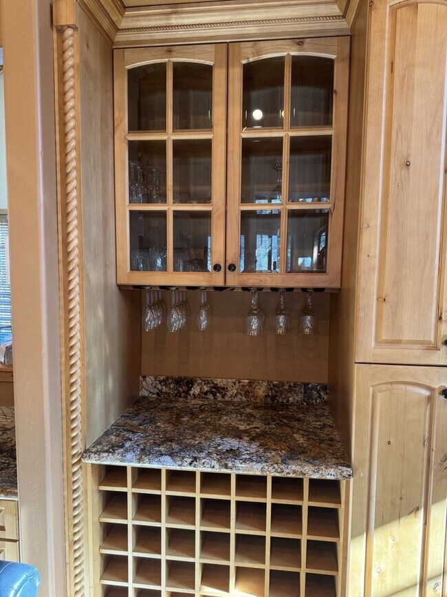 Building Photo - Luxury 5-Bedroom, 6-Bathroom Mountain Retreat – Hot Tub, Fireplaces, & More!