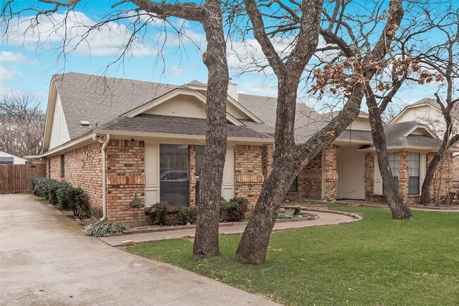 Building Photo - 1817 Crooked Ln