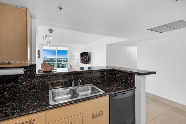 Building Photo - 3000 Coral Wy