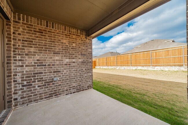 Building Photo - 2147 Thornton Dr