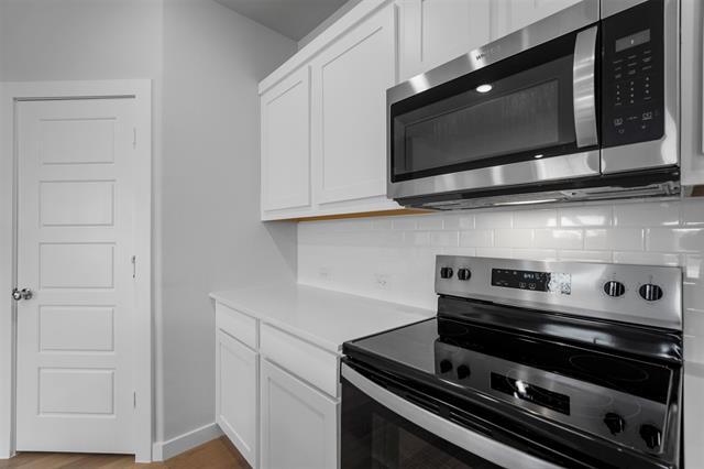 Building Photo - 350 Arcane St