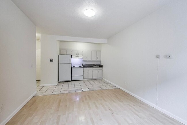 Building Photo - 1707 36th Ave