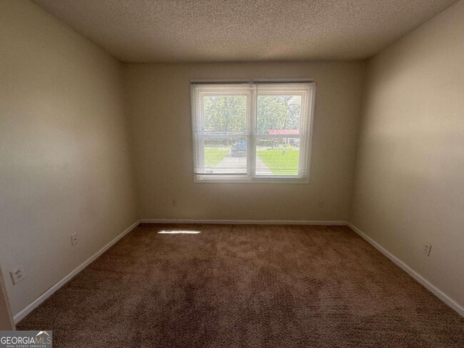 Building Photo - 814 Kelly Dr